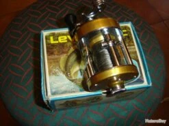 MOULINET ANCIEN "PENN 930" -Daiwcia Magasin 00003 MOULINET ANCIEN PENN 930